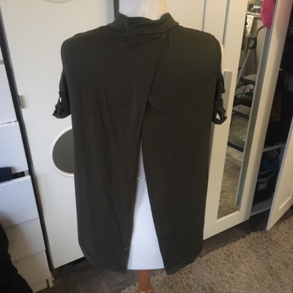 Sexy cage out cut top size small - Picture 7 of 7